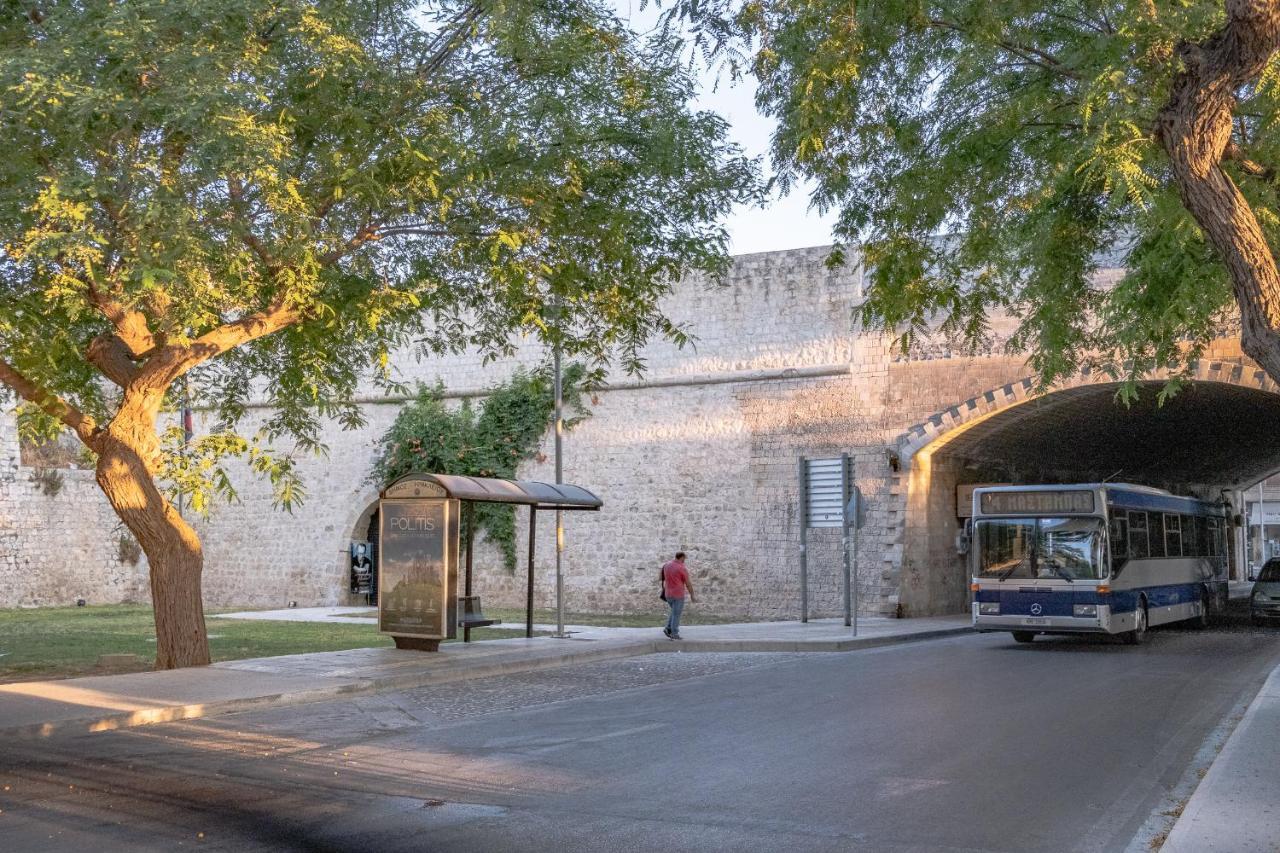 The Venetian Walls Smart Apartments Heraklion  Екстер'єр фото